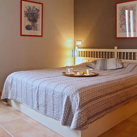 فيلة Tilly Pool